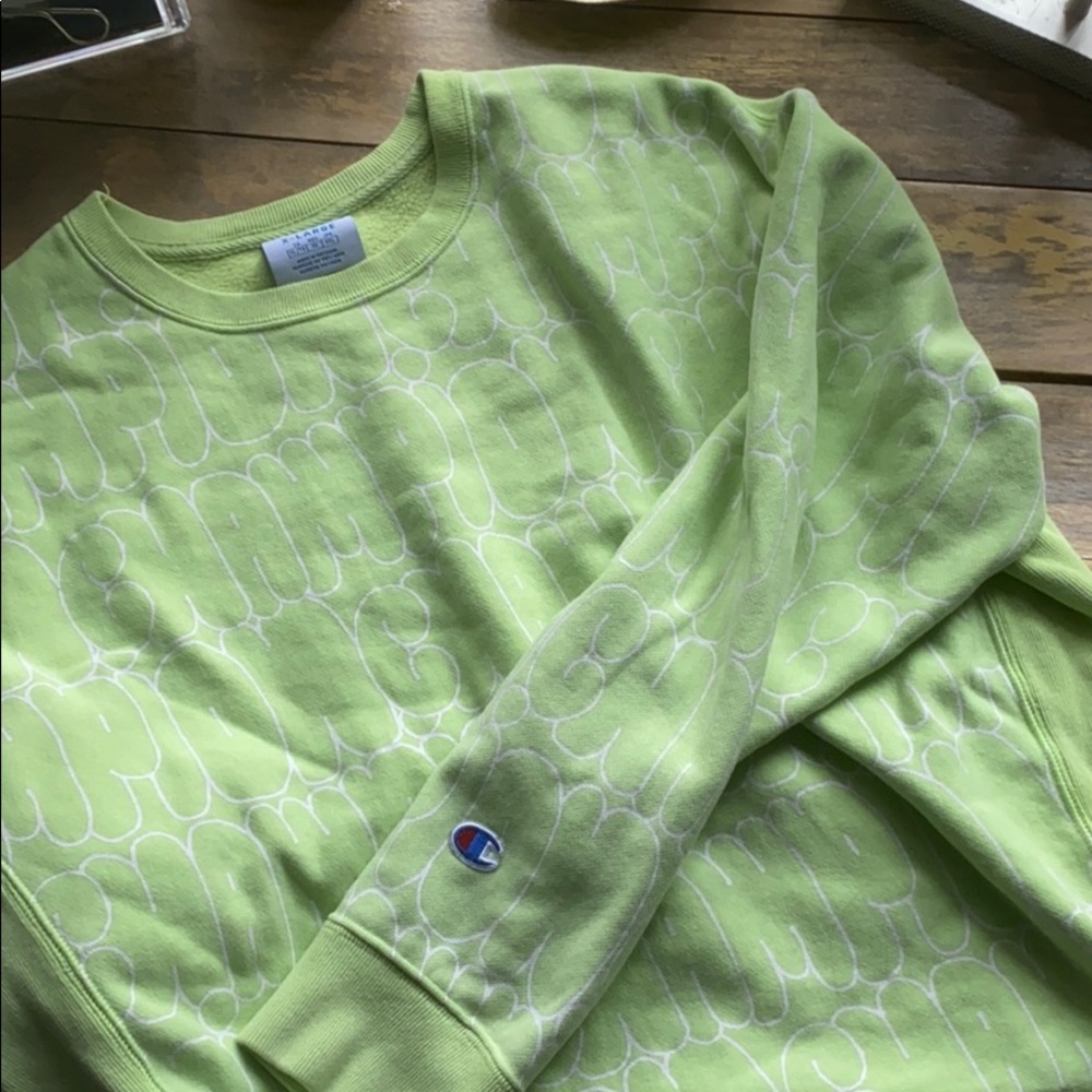 Crew neck sweatshirt!